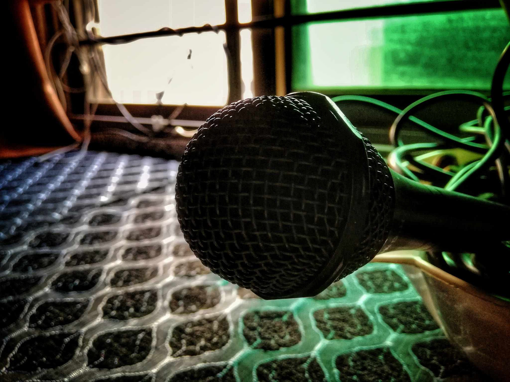 HUAWEI Mate 10 Lite sample photo. "speak out" photography