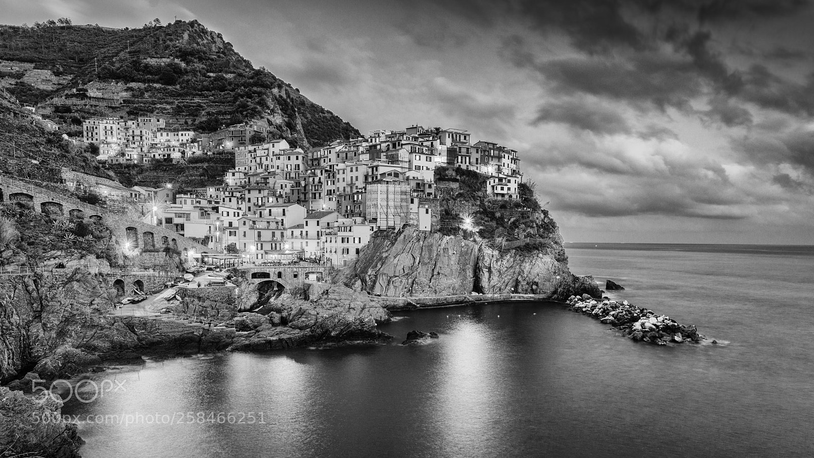 Nikon D500 sample photo. Manarola twilight in b photography