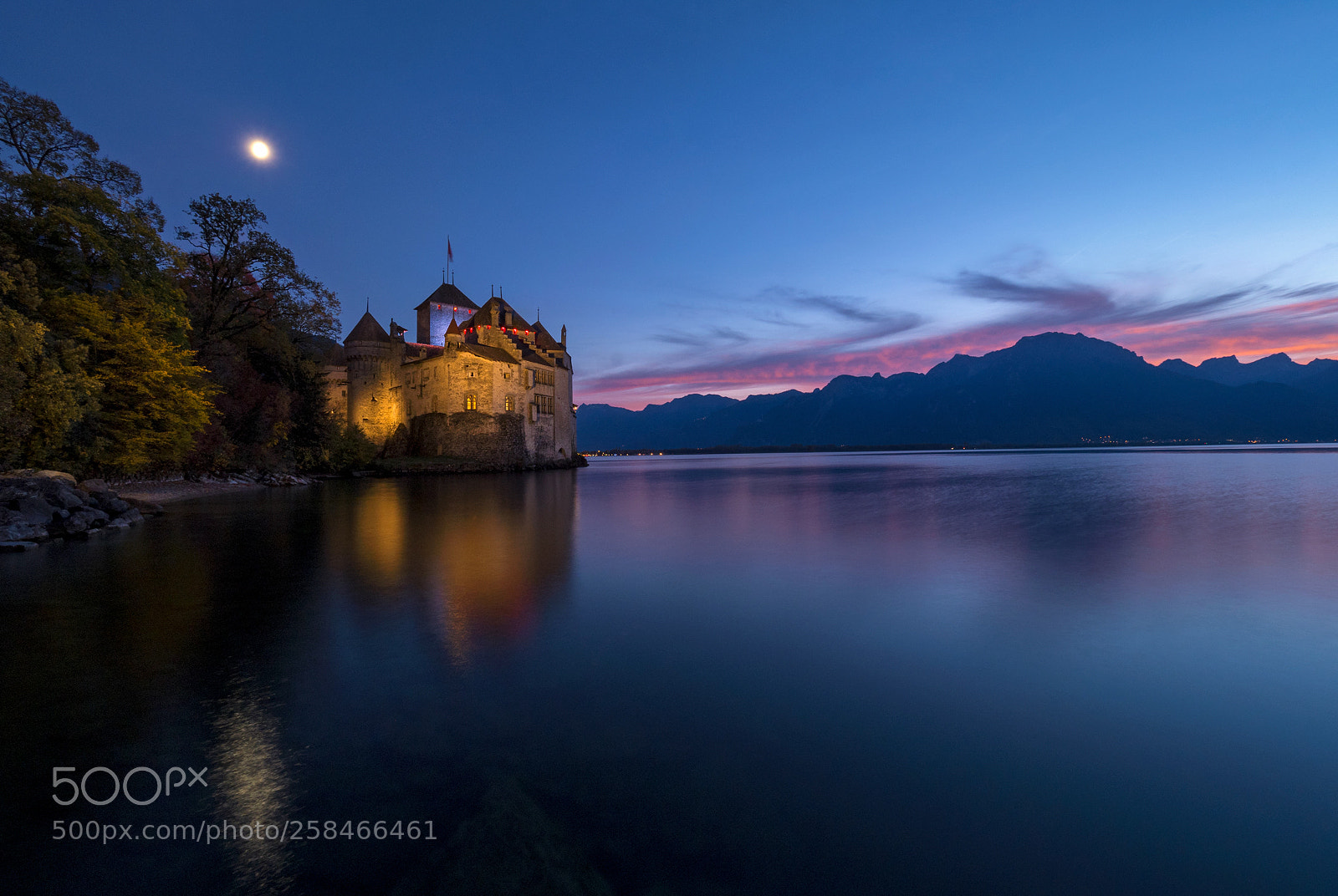 Olympus OM-D E-M1 Mark II sample photo. Chillon castle at night photography