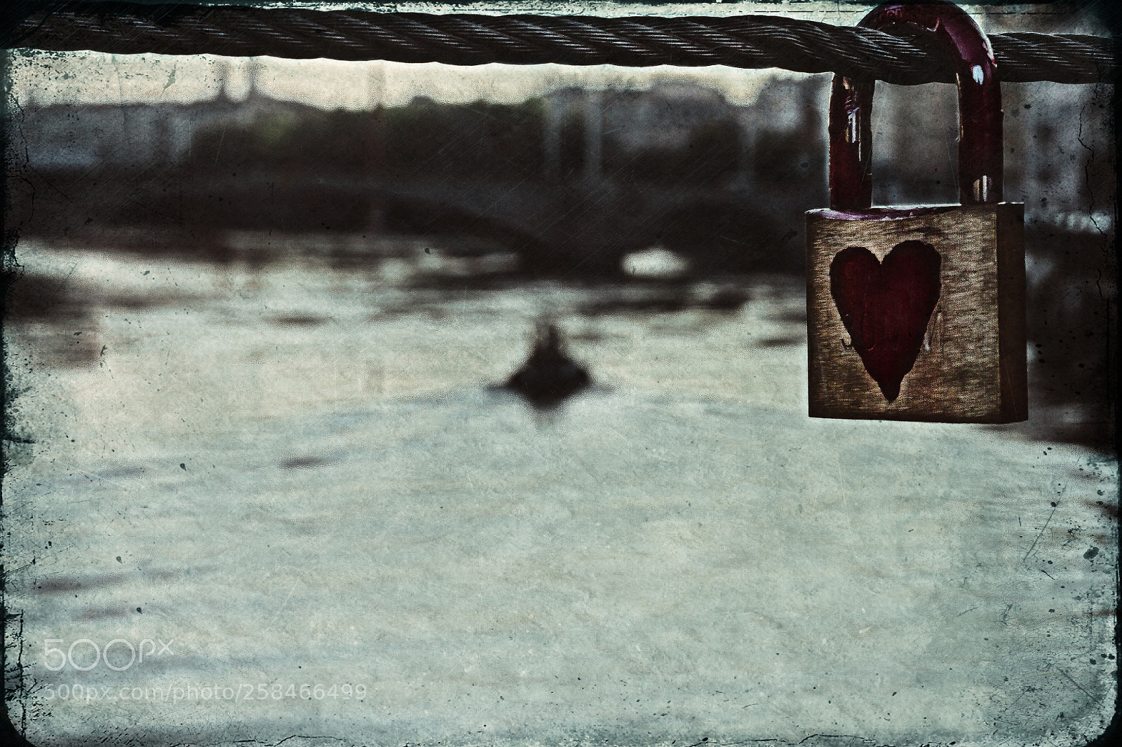 Canon EOS 7D sample photo. Leave only a padlock photography