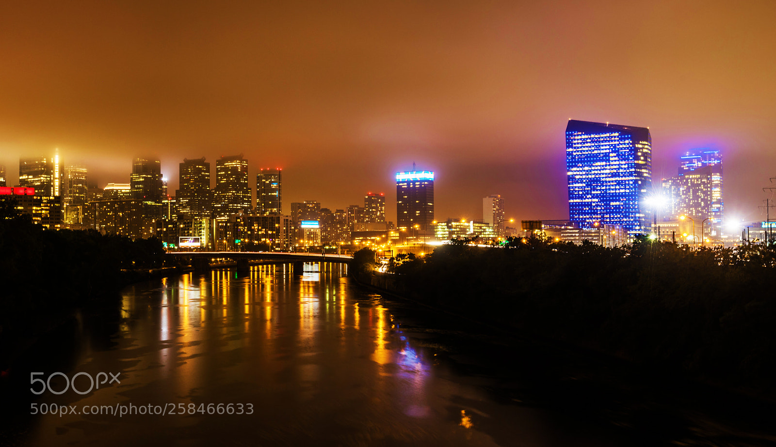 Canon EOS 6D Mark II sample photo. Misty philly photography