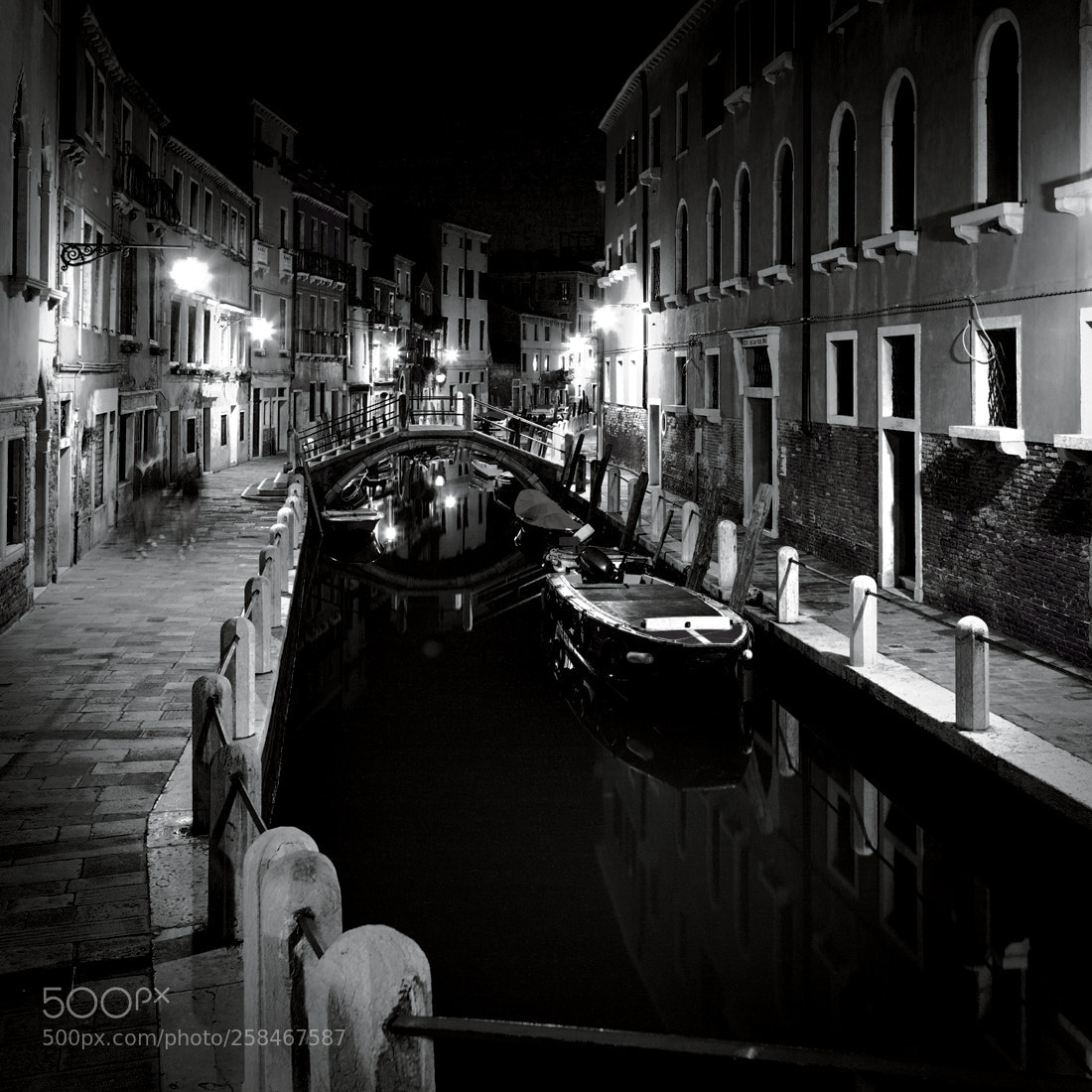Canon EOS 5D sample photo. B&w photography