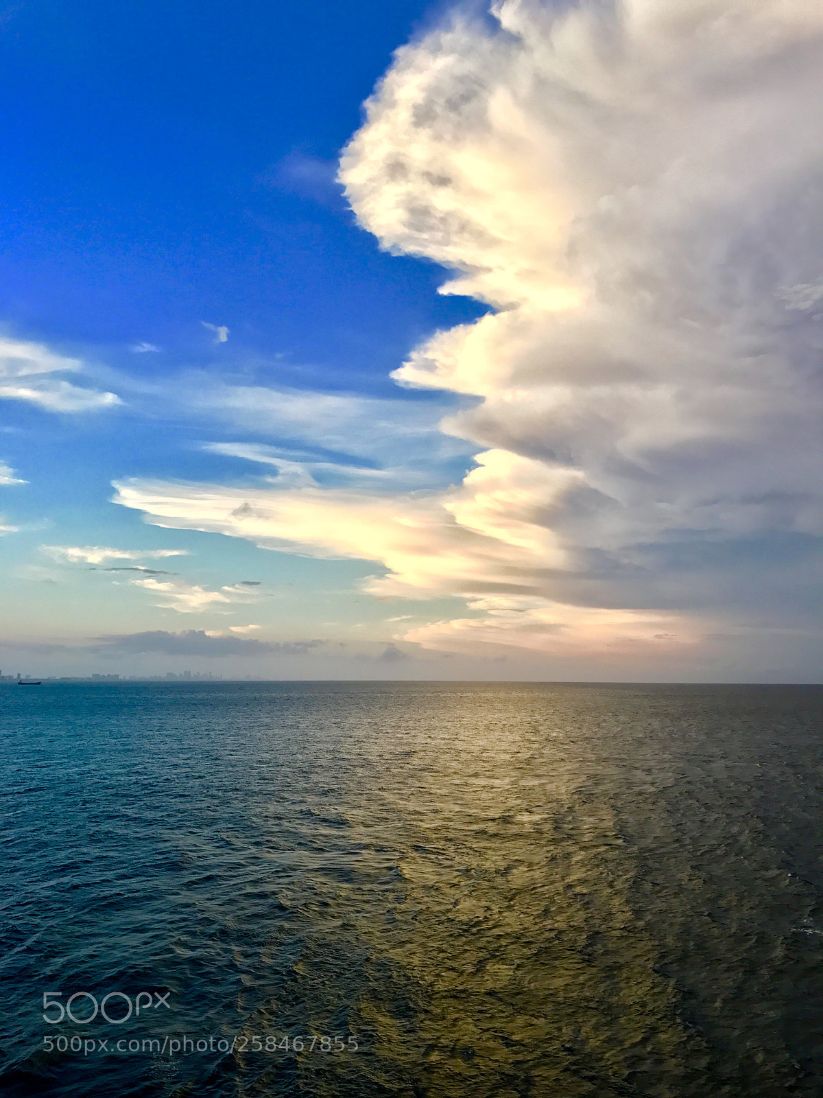 Apple iPhone 7 Plus sample photo. Clouds and sea photography