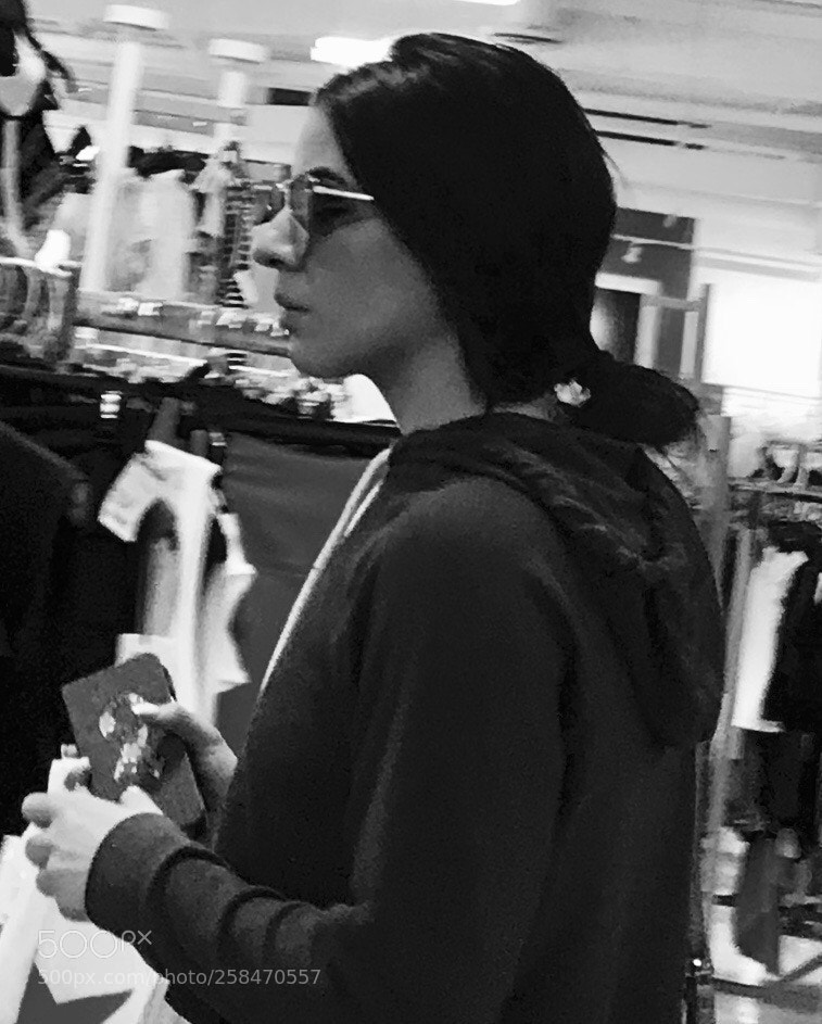 Apple iPhone 7 Plus sample photo. Woman shopper photography
