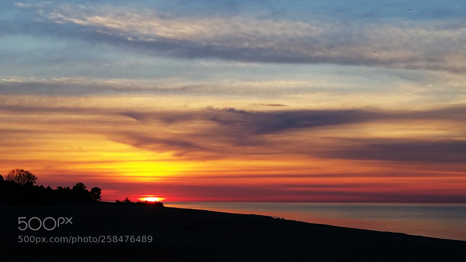 Samsung Galaxy S5 sample photo. Painted sky over lake photography