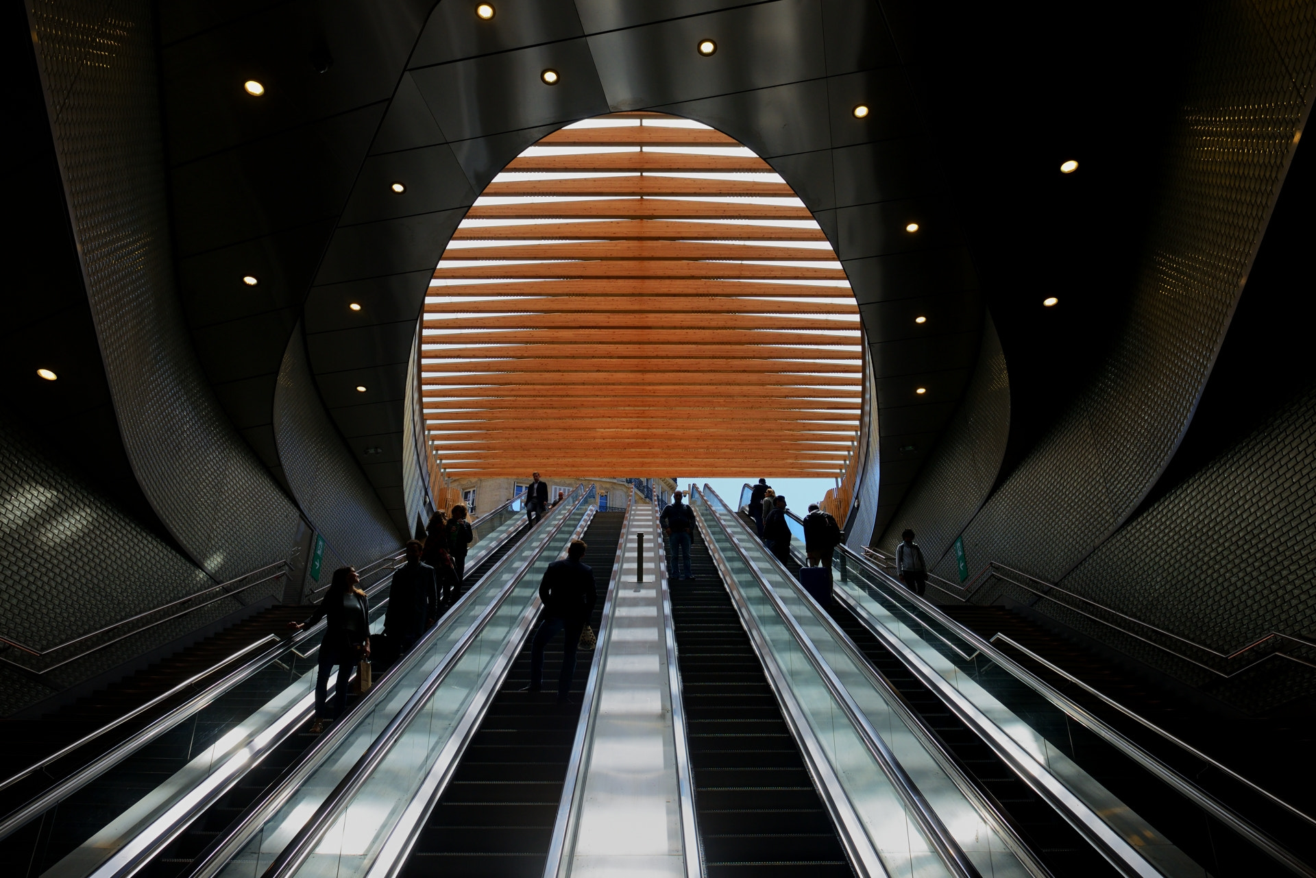 Nikon AF-S Nikkor 24-70mm F2.8G ED sample photo. Paris - chatelet photography