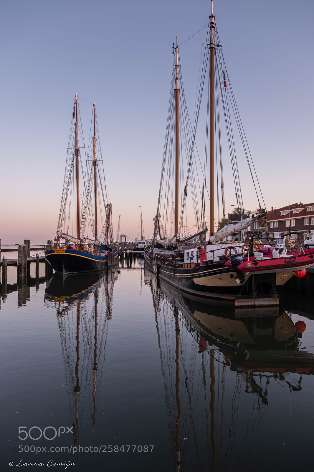 Fujifilm X-T20 sample photo. Busy and calm harbor photography