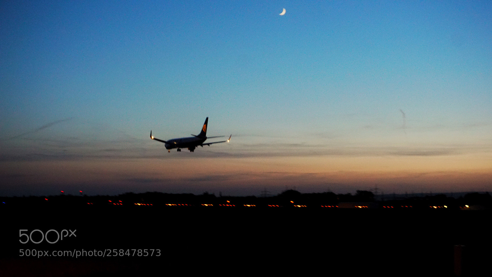 Sony a6000 sample photo. Fasten your seatbelts photography