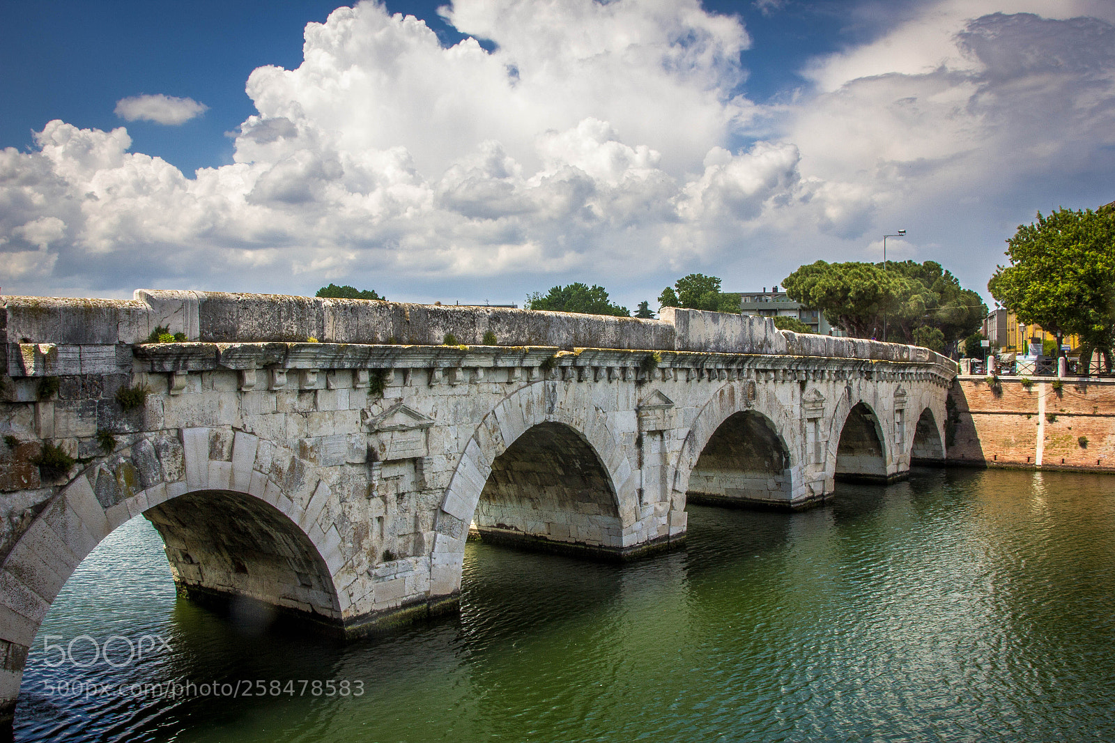 Canon EOS 550D (EOS Rebel T2i / EOS Kiss X4) sample photo. The tiberius bridge photography