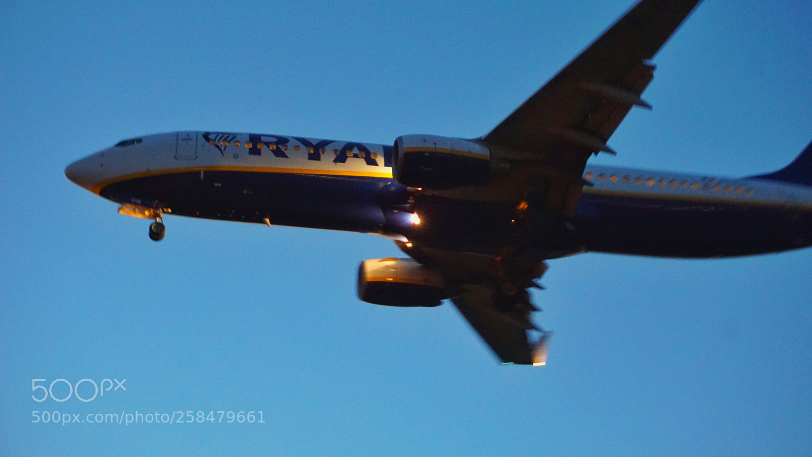Sony a6000 sample photo. Ryan air photography