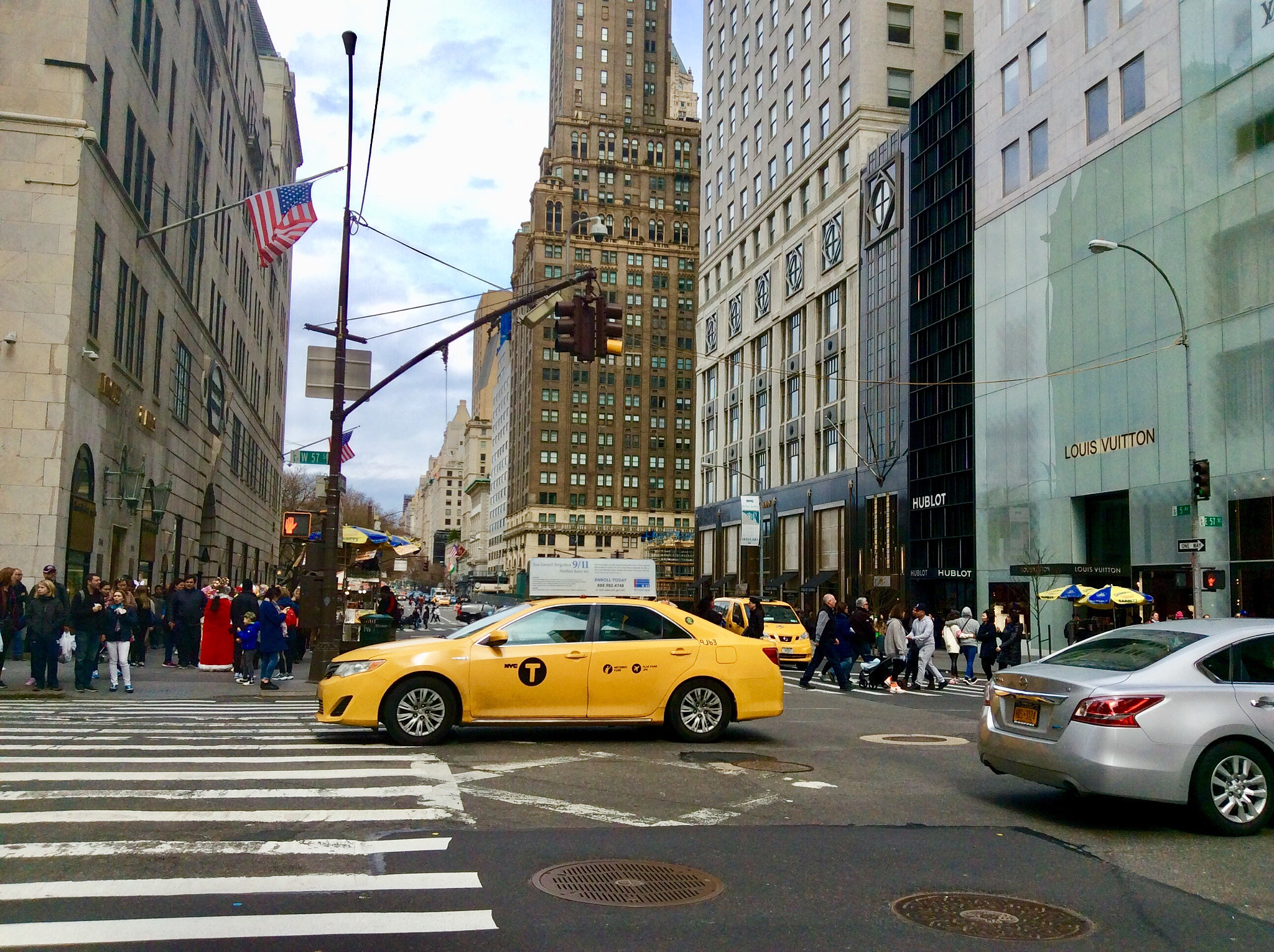 Apple iPad mini 2 sample photo. Busy intersection photography