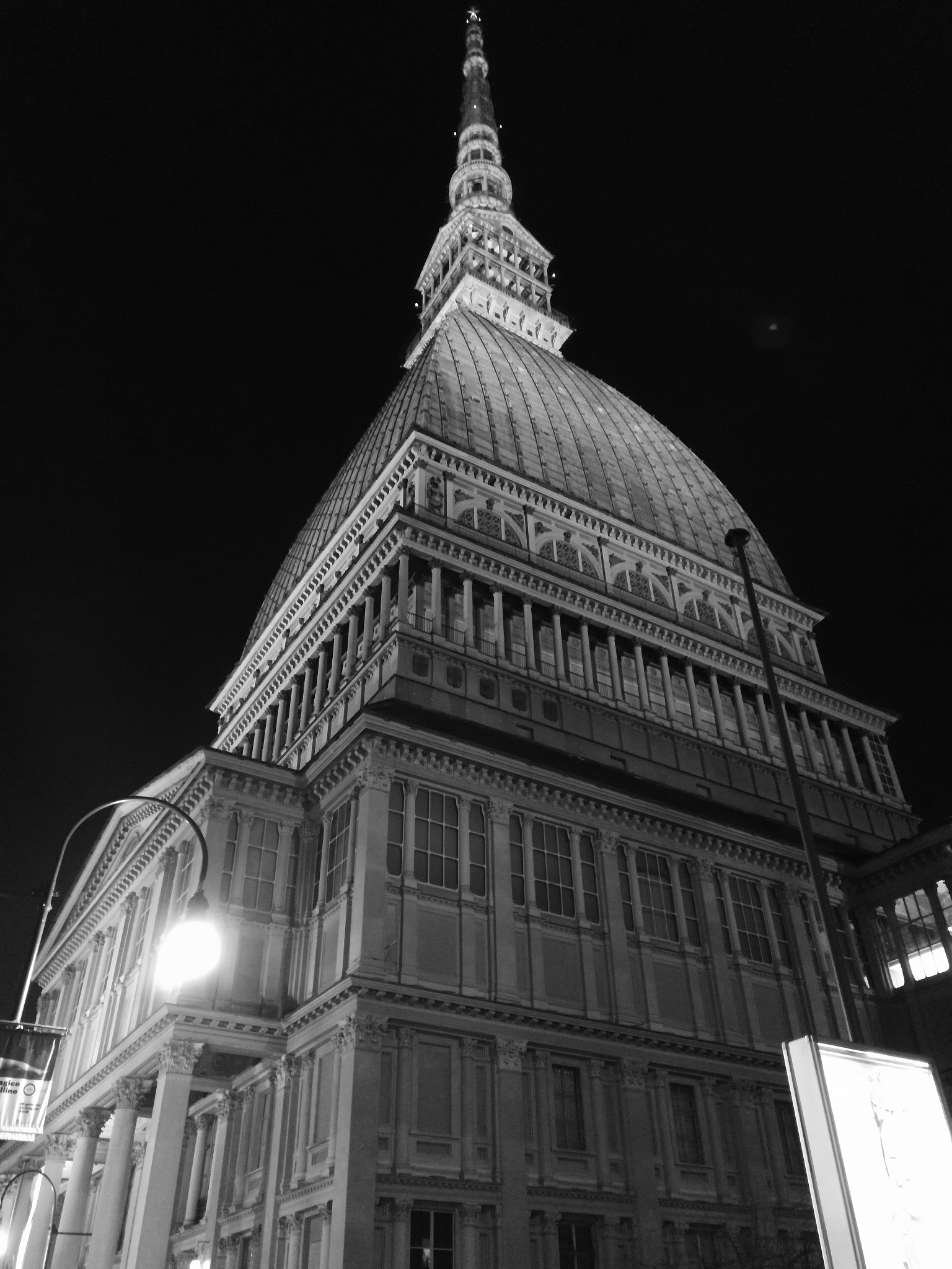 HUAWEI Honor 9 sample photo. Mole antonelliana photography