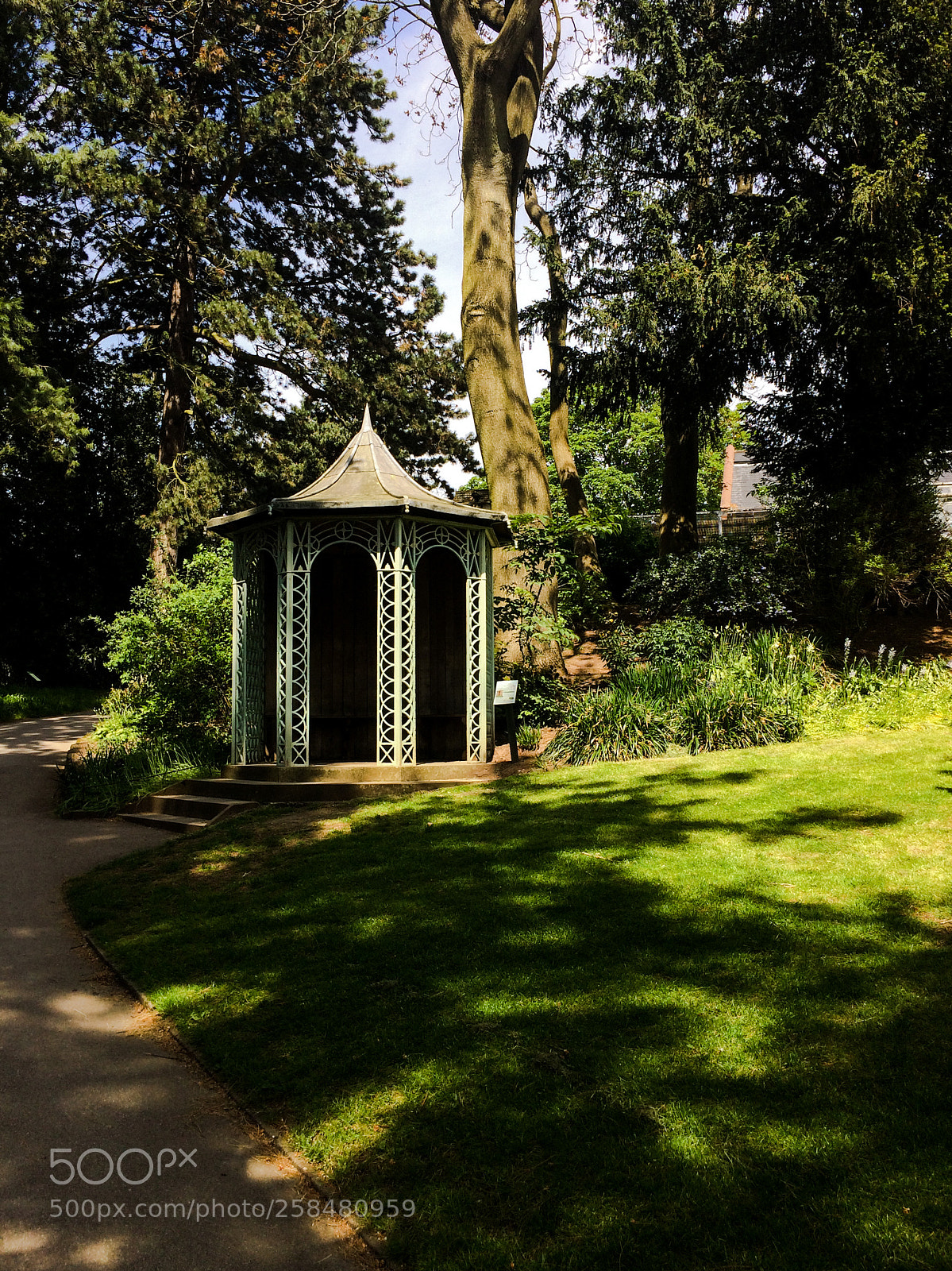 Apple iPhone 5s sample photo. Gazebo birmingham botanical gardens photography