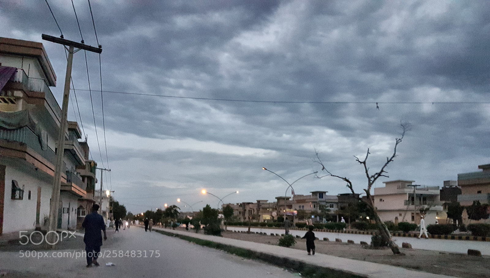 Samsung Galaxy S7 Edge sample photo. Clouds and lights photography