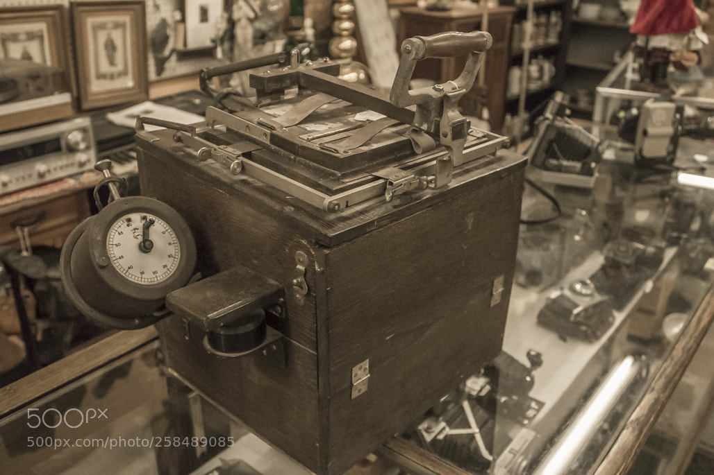 Canon EOS 1100D (EOS Rebel T3 / EOS Kiss X50) sample photo. Larry's antiques and things photography