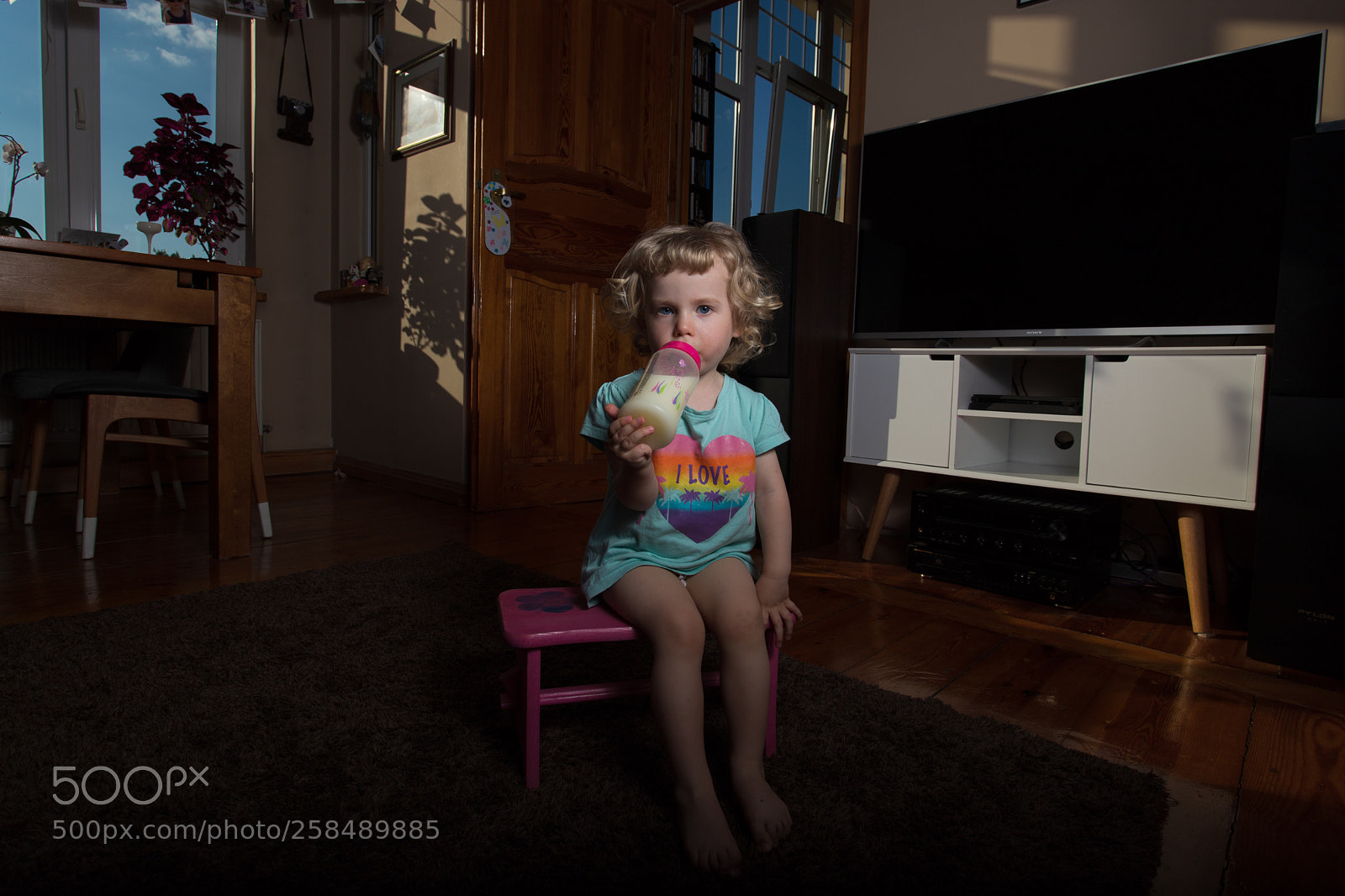 Canon EOS 6D Mark II sample photo. Laura’s portrait photography