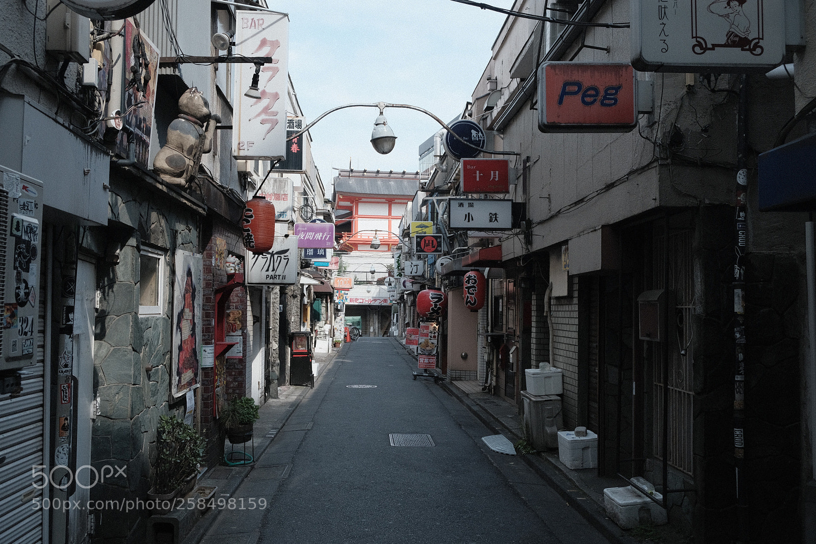 Fujifilm X-E3 sample photo. Shinjuku golden street photography
