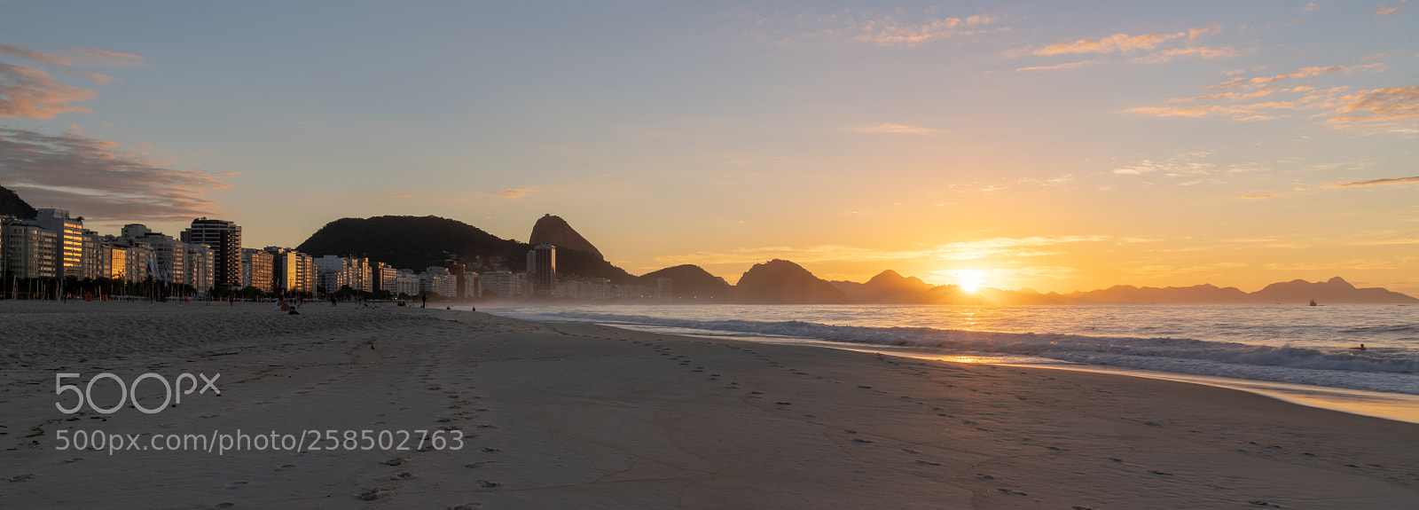 Sony a7R III sample photo. Sunrise at copacabana beach photography