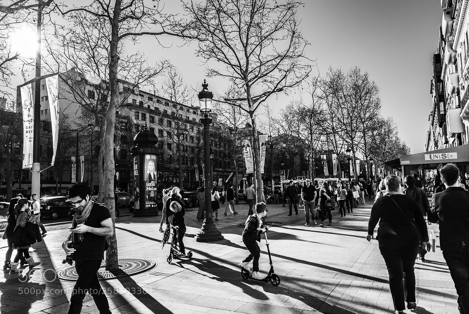 Nikon D3000 sample photo. People from paris photography