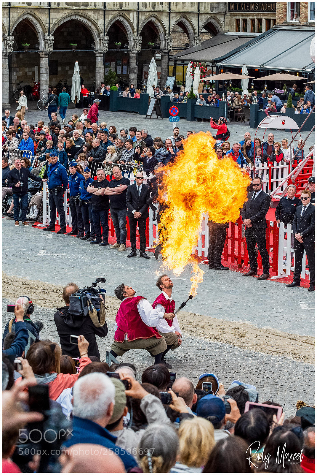 Nikon D4S sample photo. Vignettes of a parade photography