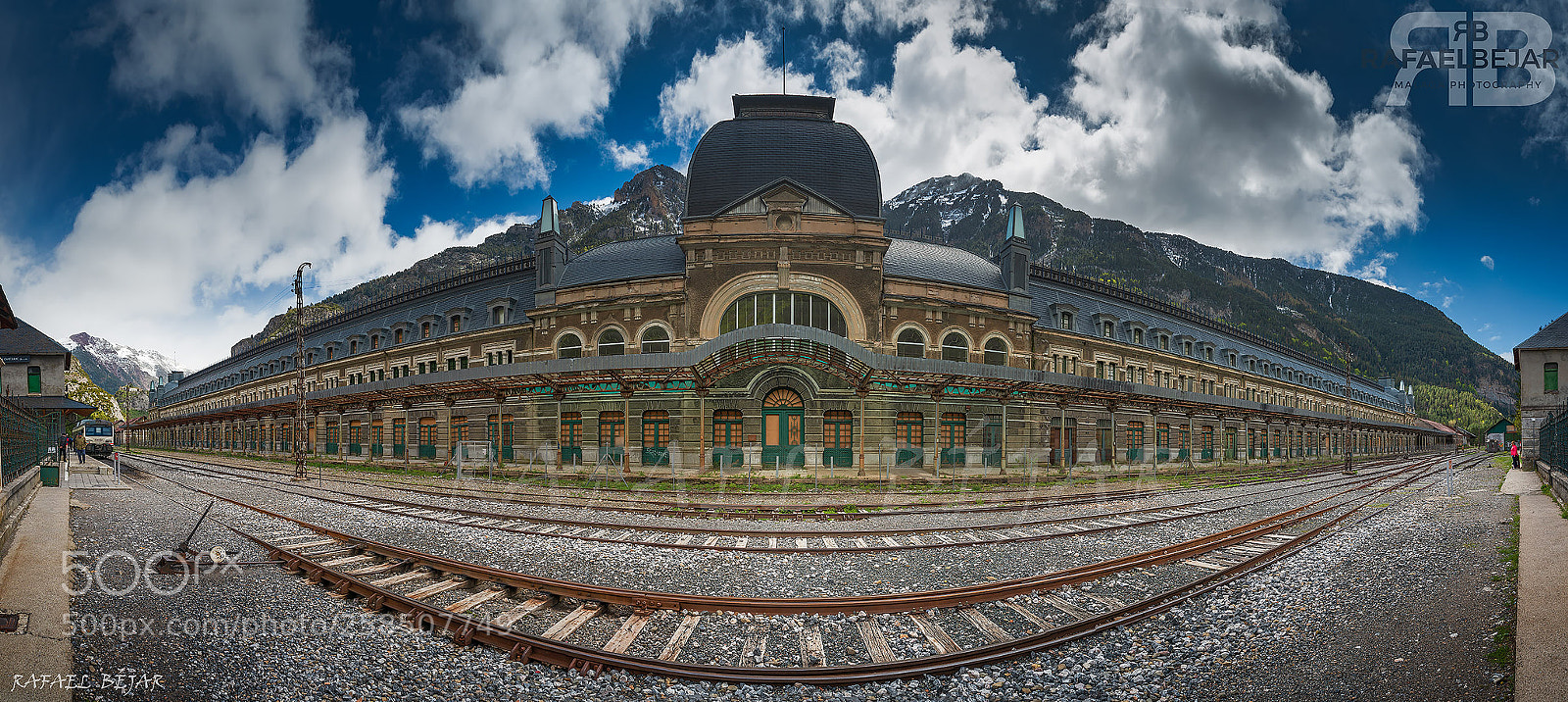 Nikon D800 sample photo. La estación photography
