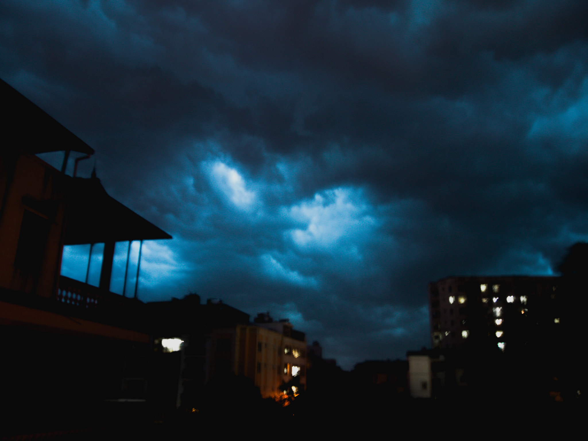 Olympus PEN E-P1 sample photo. Blue skies iii photography