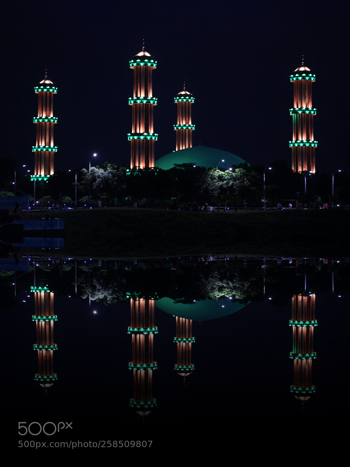 Canon EOS 700D (EOS Rebel T5i / EOS Kiss X7i) sample photo. Mosque photography