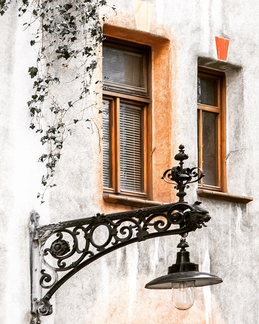 Canon EOS 5D Mark IV sample photo. Street light - vienna photography