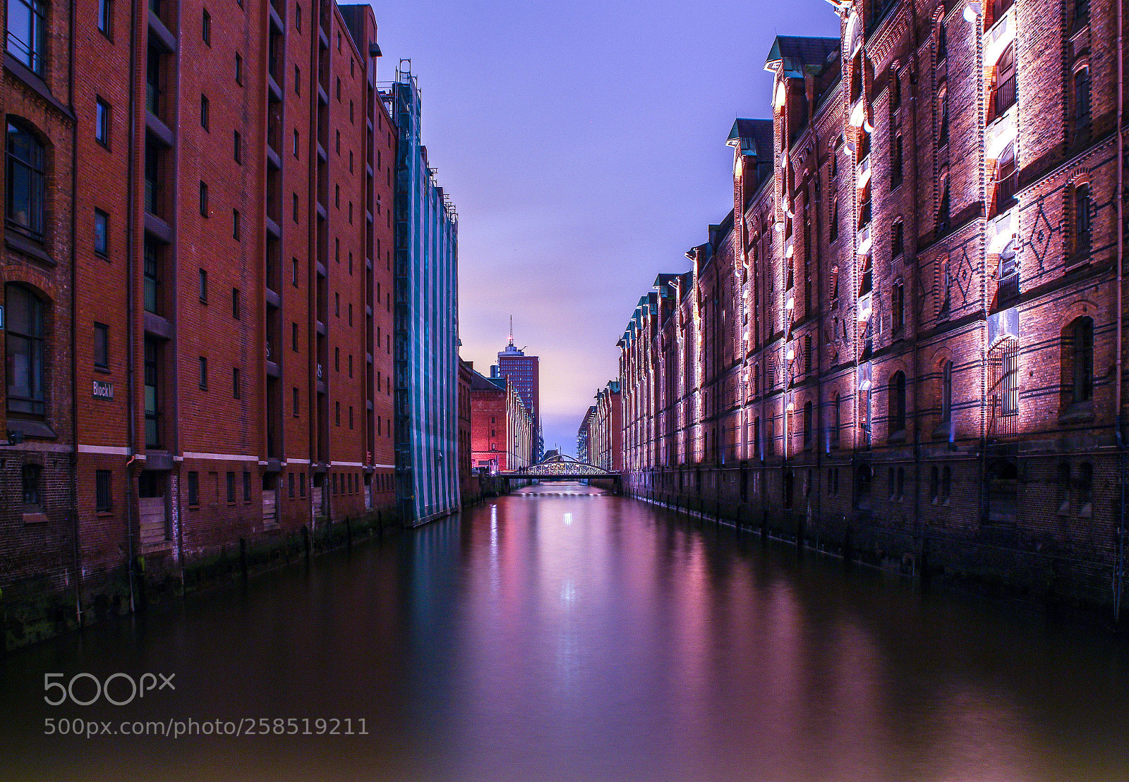 Canon EOS 700D (EOS Rebel T5i / EOS Kiss X7i) sample photo. Speicherstadt hamburg photography