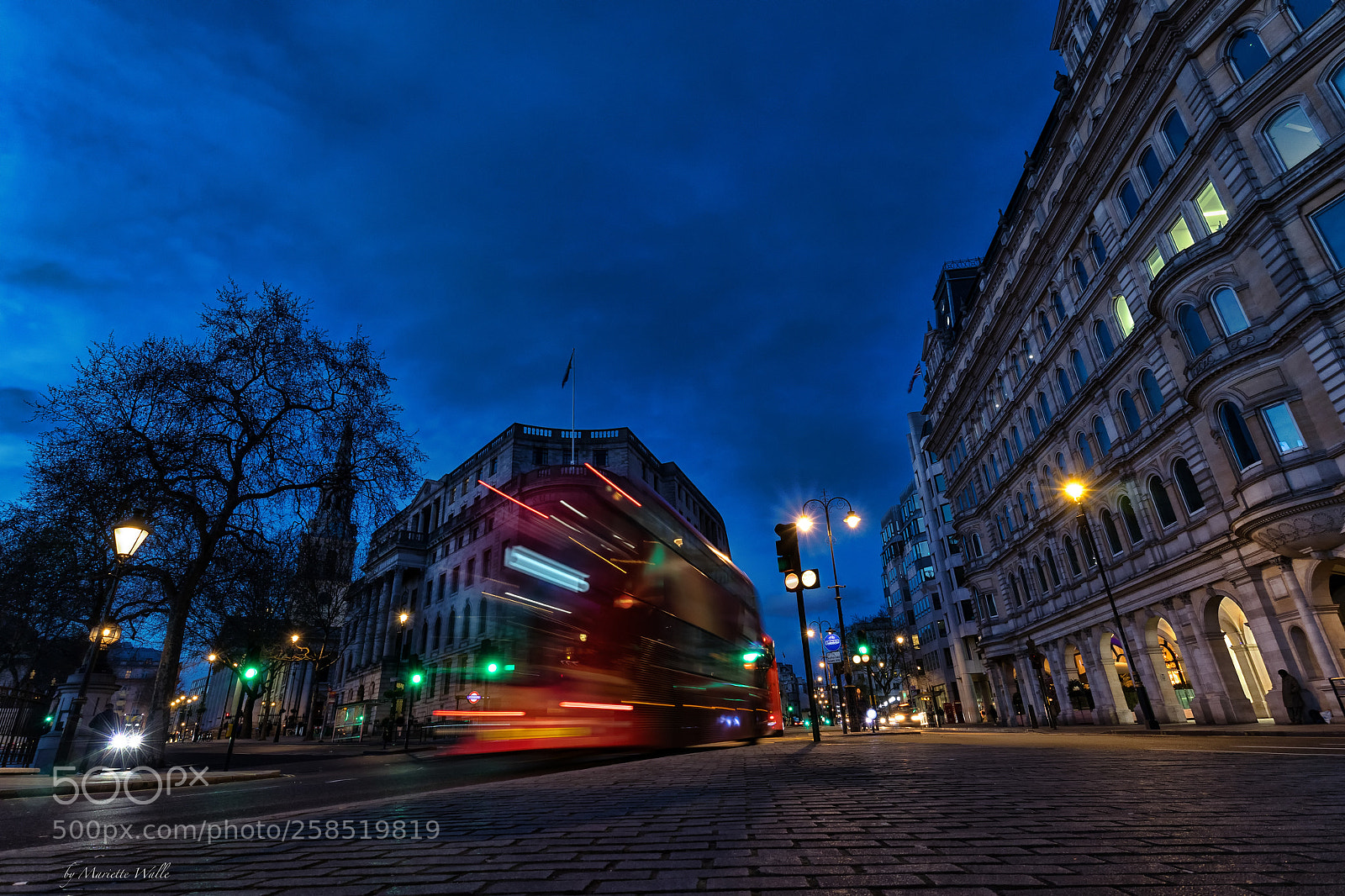 Canon EOS M5 sample photo. The ghost bus in photography