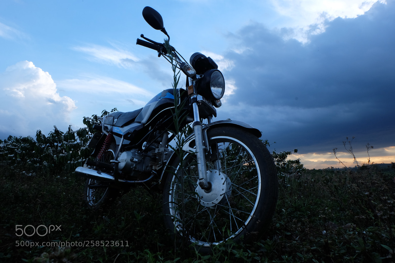 Fujifilm X-M1 sample photo. Sunset on the motorbike photography