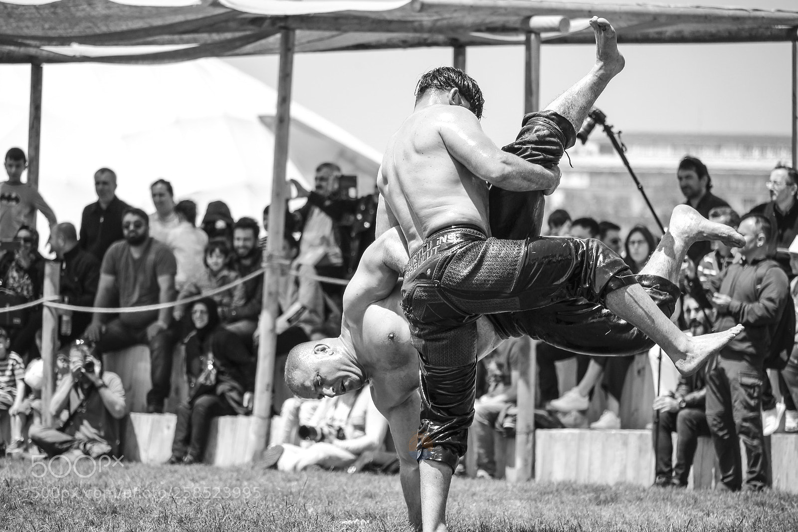 Canon EOS 550D (EOS Rebel T2i / EOS Kiss X4) sample photo. Wrestling photography