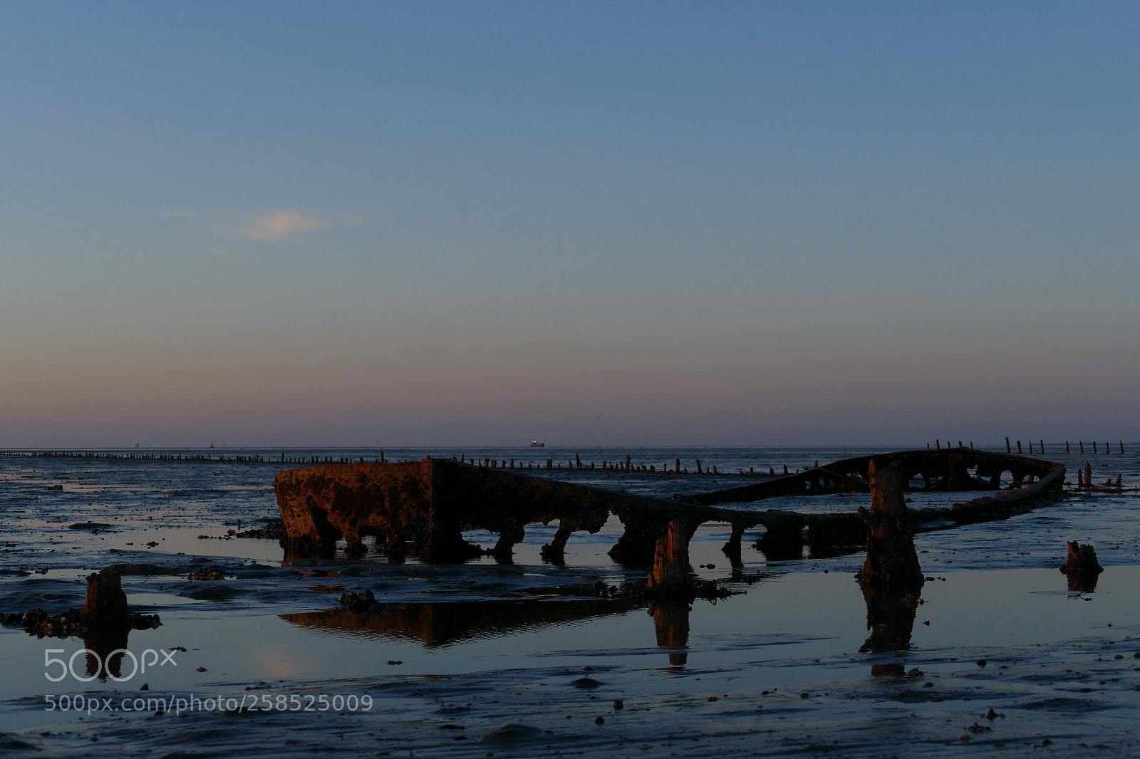 Panasonic Lumix DMC-FZ1000 sample photo. Shipwreck photography