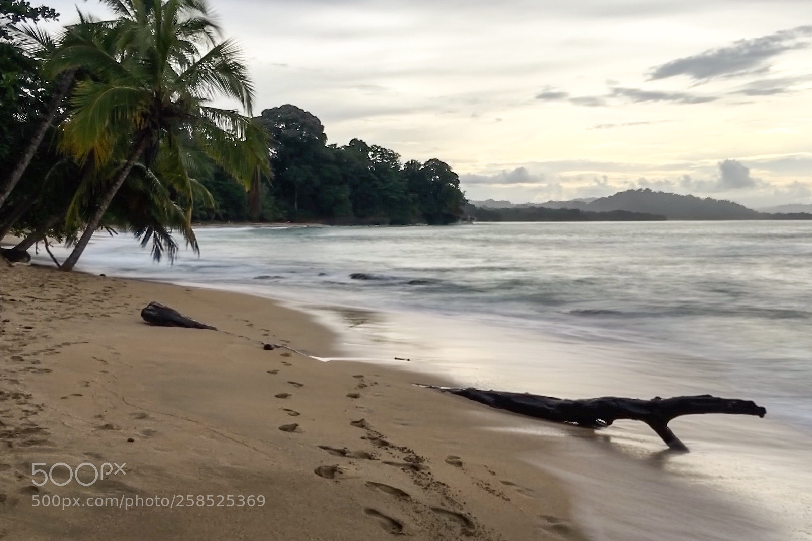 Apple iPhone SE sample photo. Puerto viejo beach photography