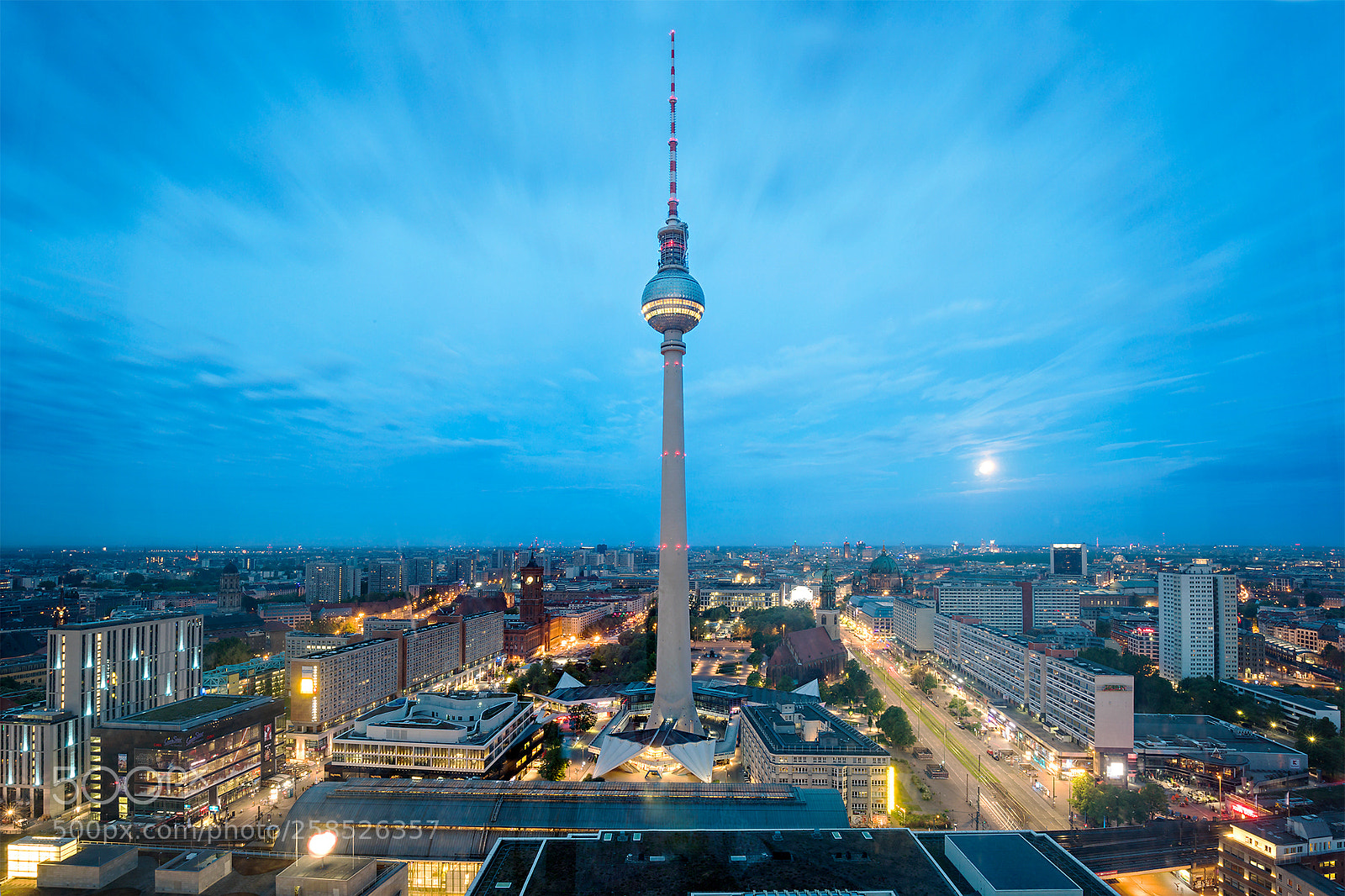 Canon EOS 5D Mark IV sample photo. Good morning berlin photography