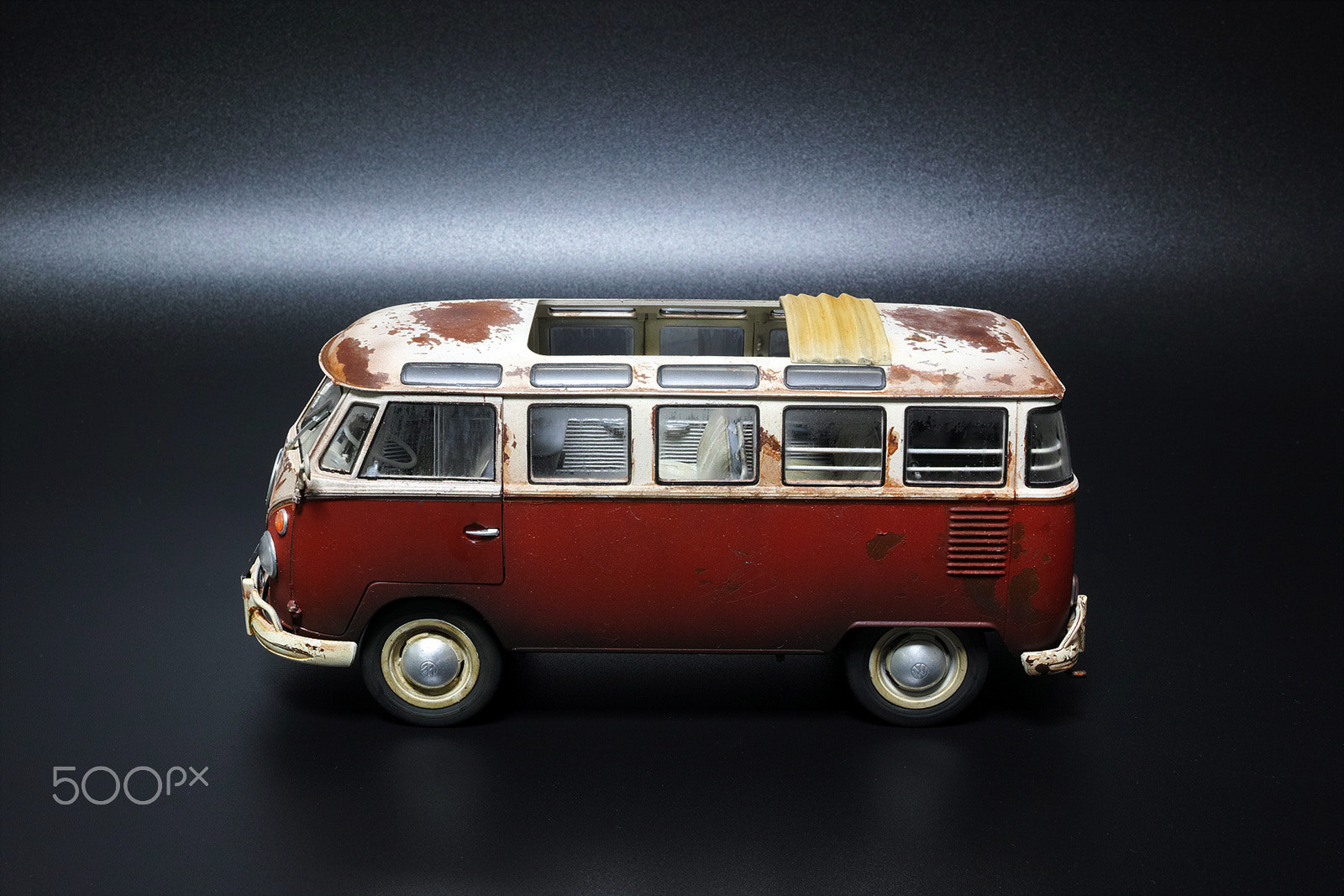 Sigma dp2 Quattro sample photo. Samba bus photography