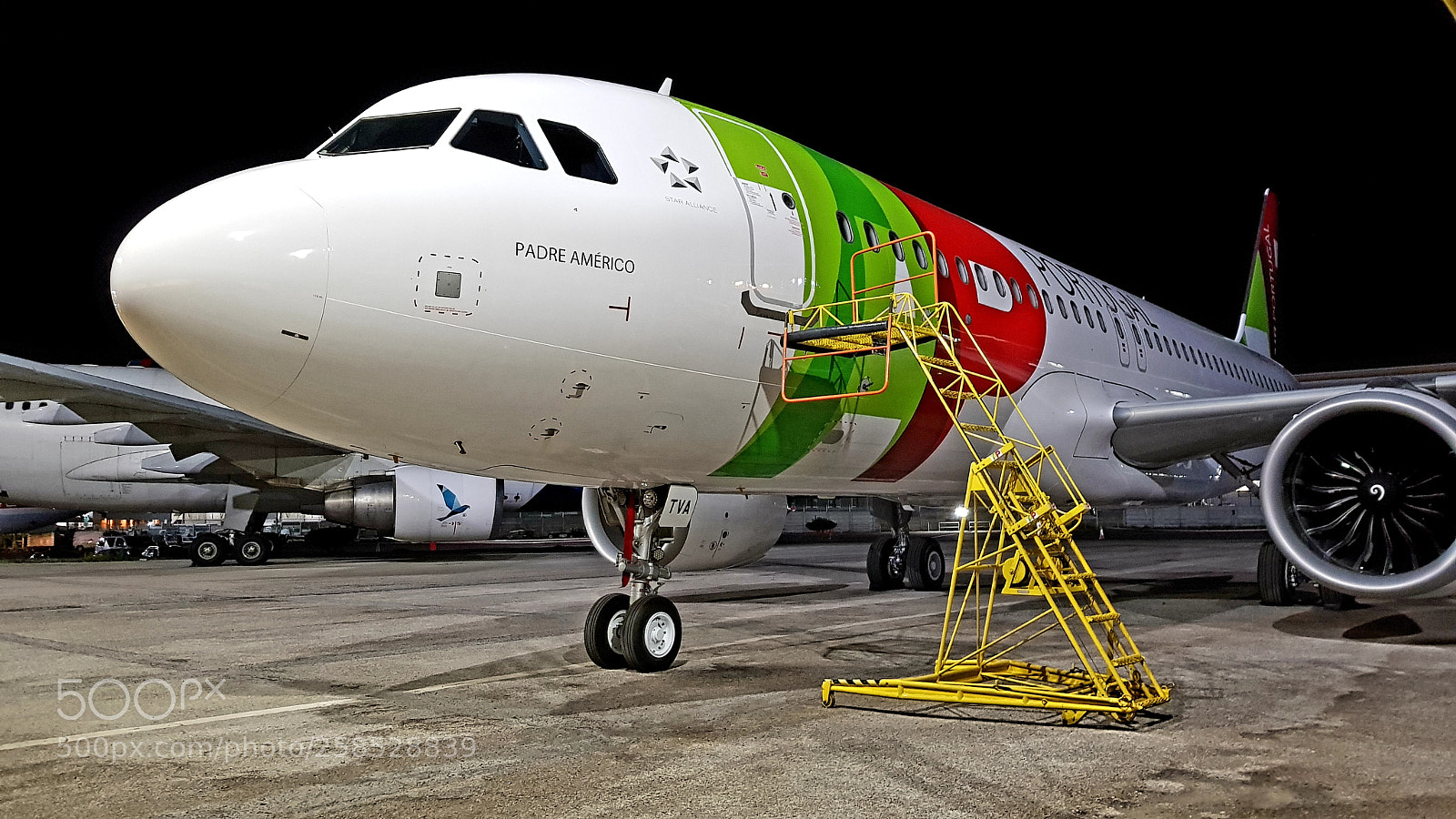 Samsung Galaxy S8+ sample photo. Cs-tva tap air portugal photography
