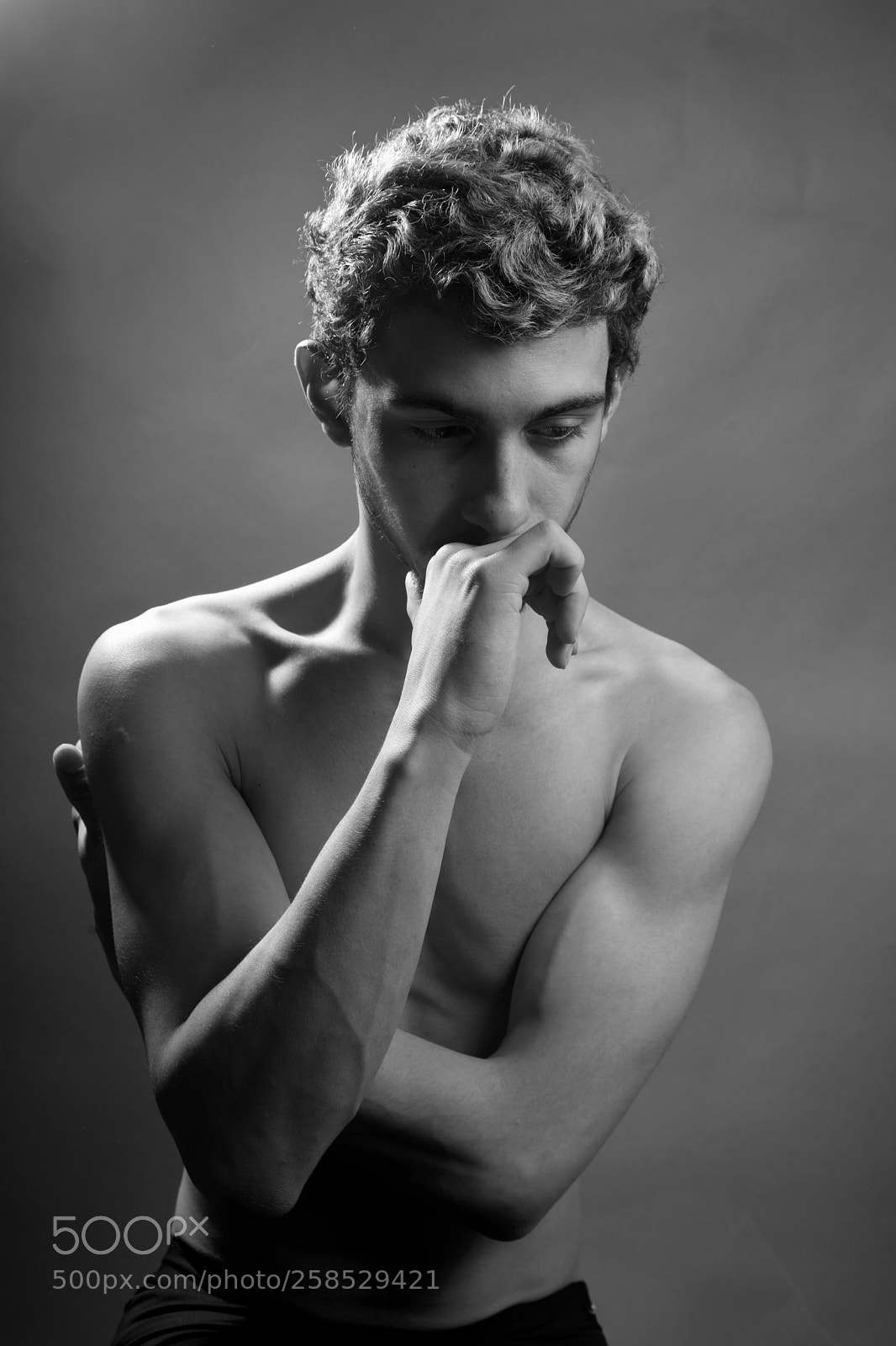 Canon EOS 5D Mark IV sample photo. Portrait en noir-blanc photography