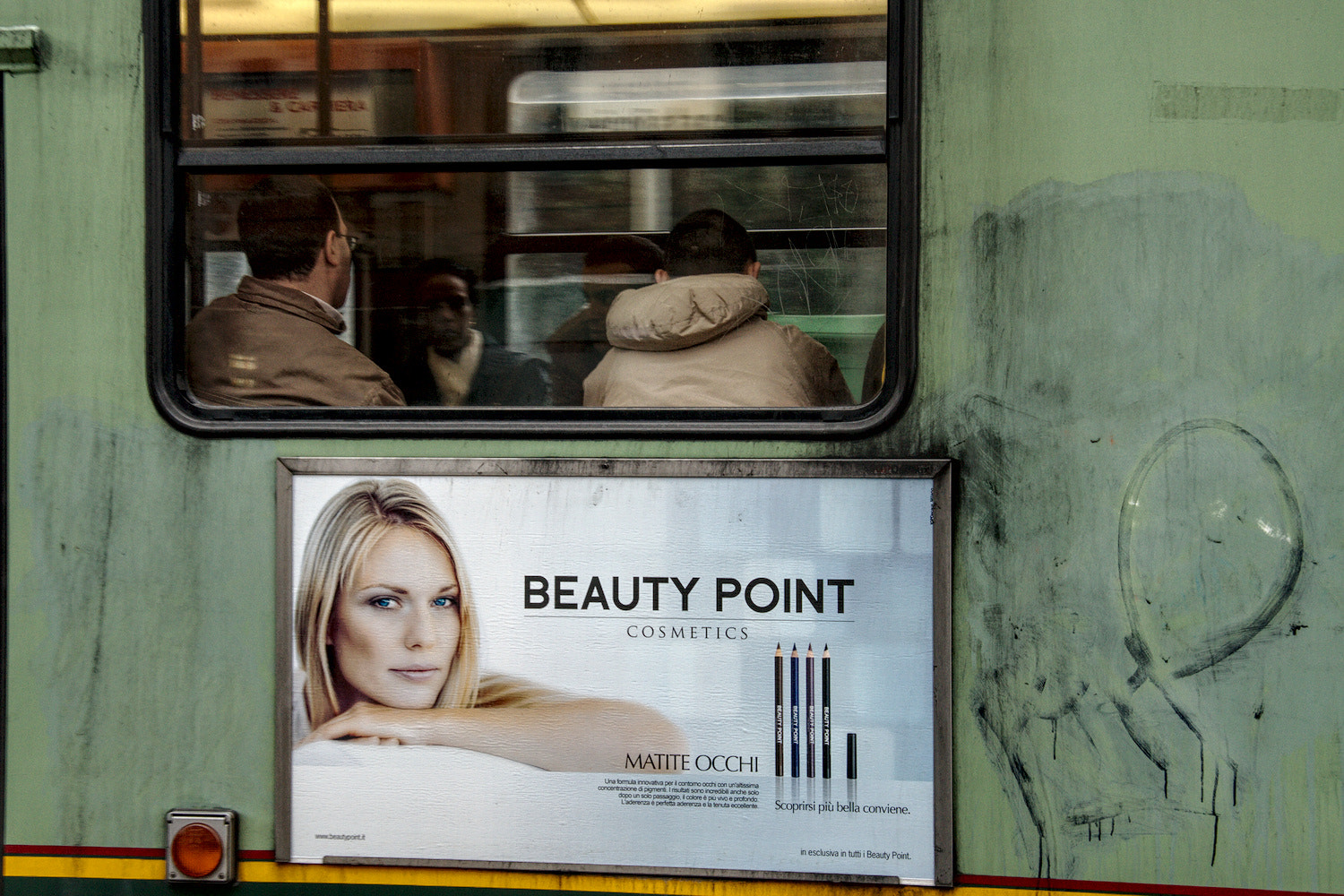 Canon EF-S 17-85mm F4-5.6 IS USM sample photo. Rome transports photography