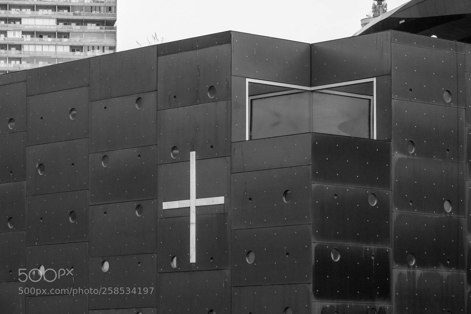 Canon EOS 100D (EOS Rebel SL1 / EOS Kiss X7) sample photo. Urban church photography