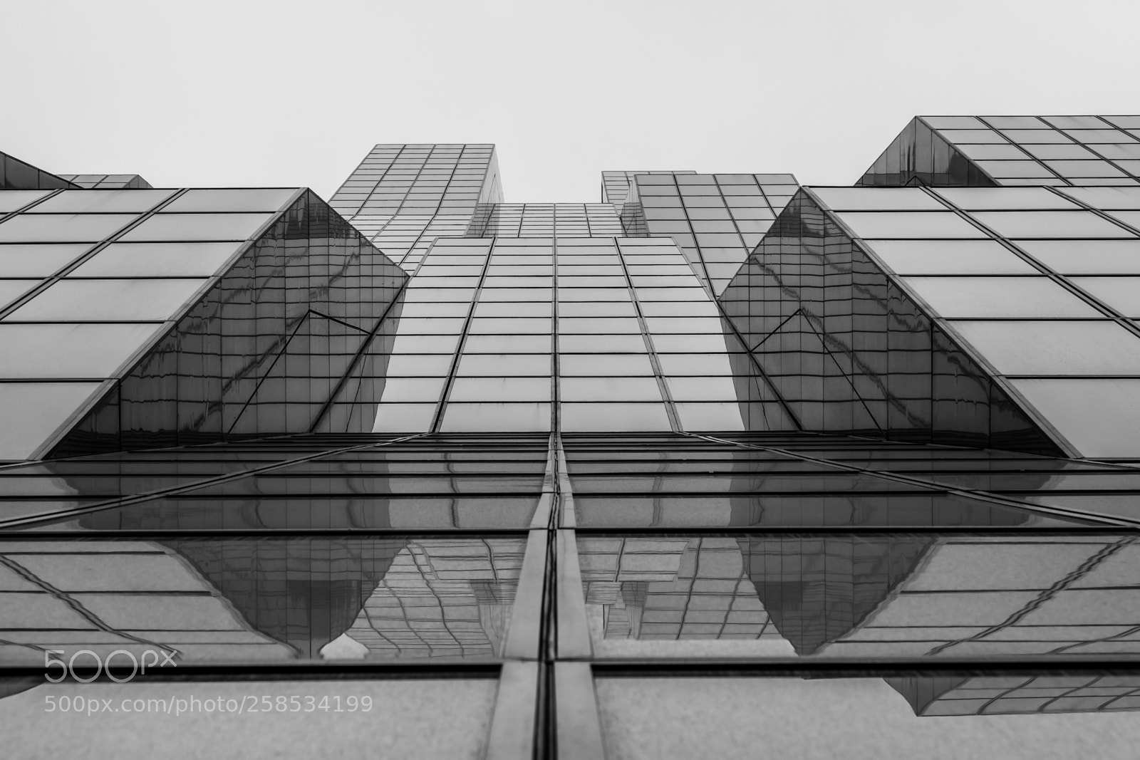 Canon EOS 100D (EOS Rebel SL1 / EOS Kiss X7) sample photo. Dc tower from below photography
