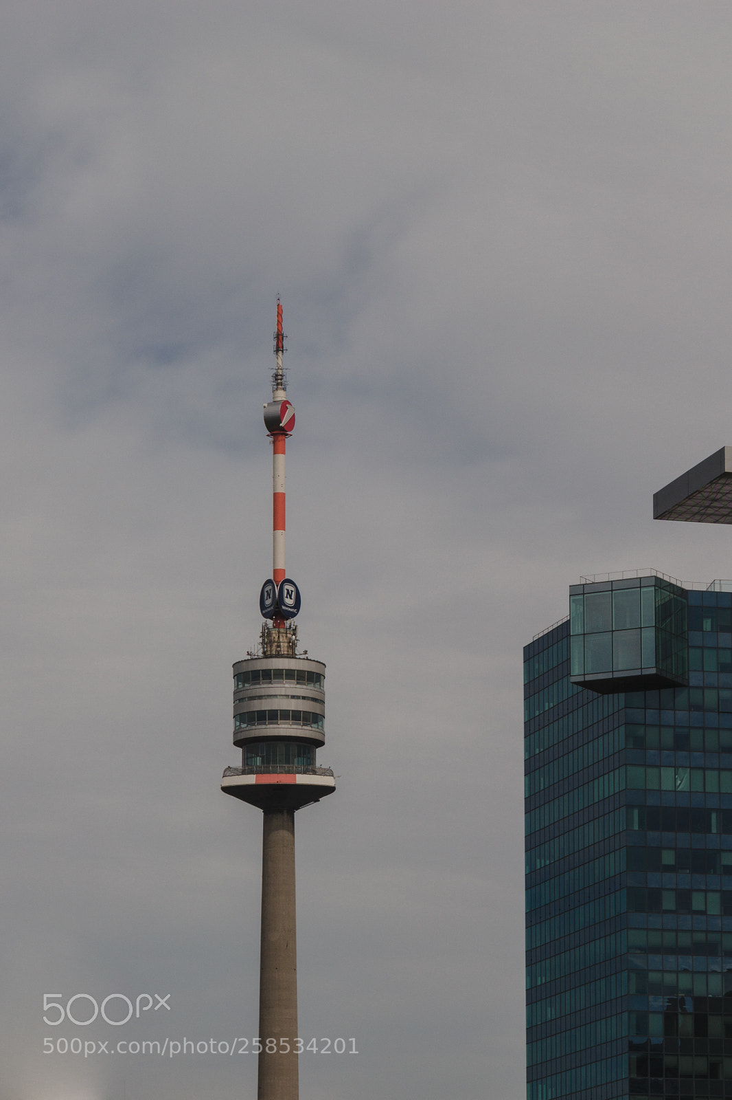 Canon EOS 100D (EOS Rebel SL1 / EOS Kiss X7) sample photo. Donauturm photography