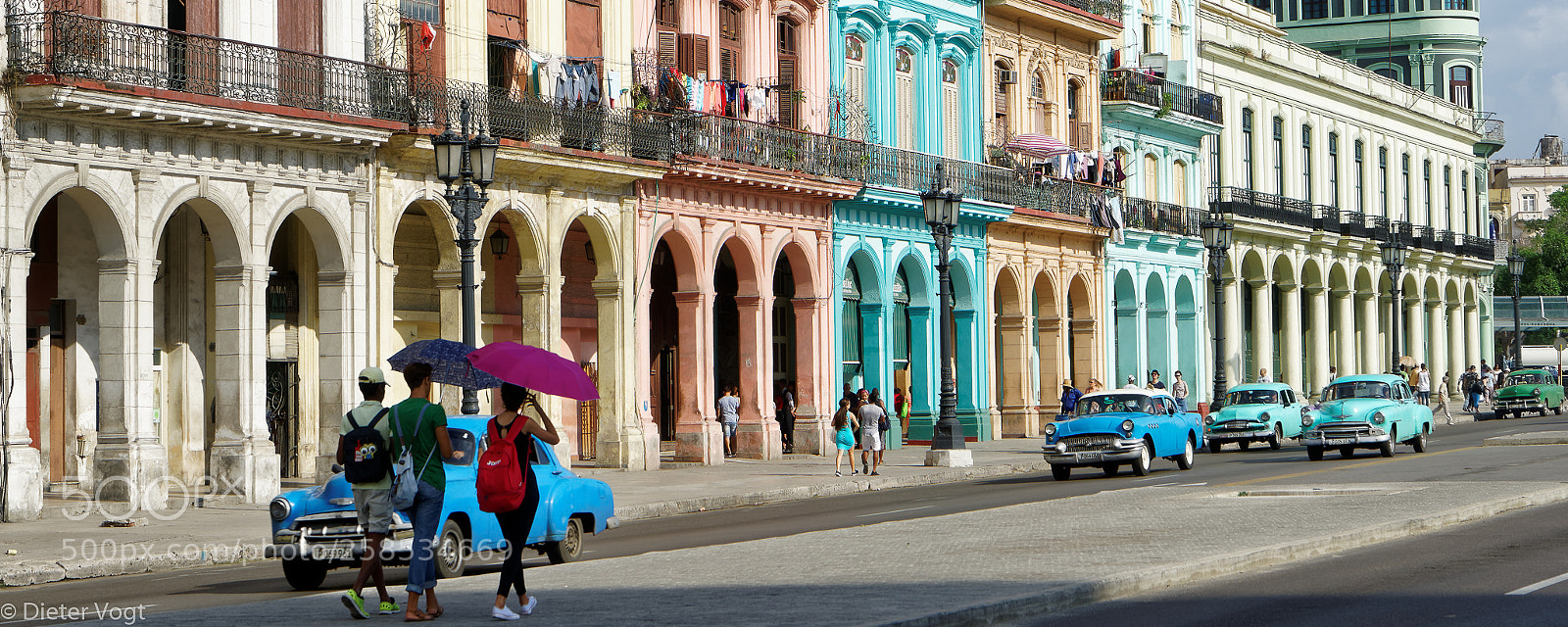 Sony a7R II sample photo. Stroll in havanna photography