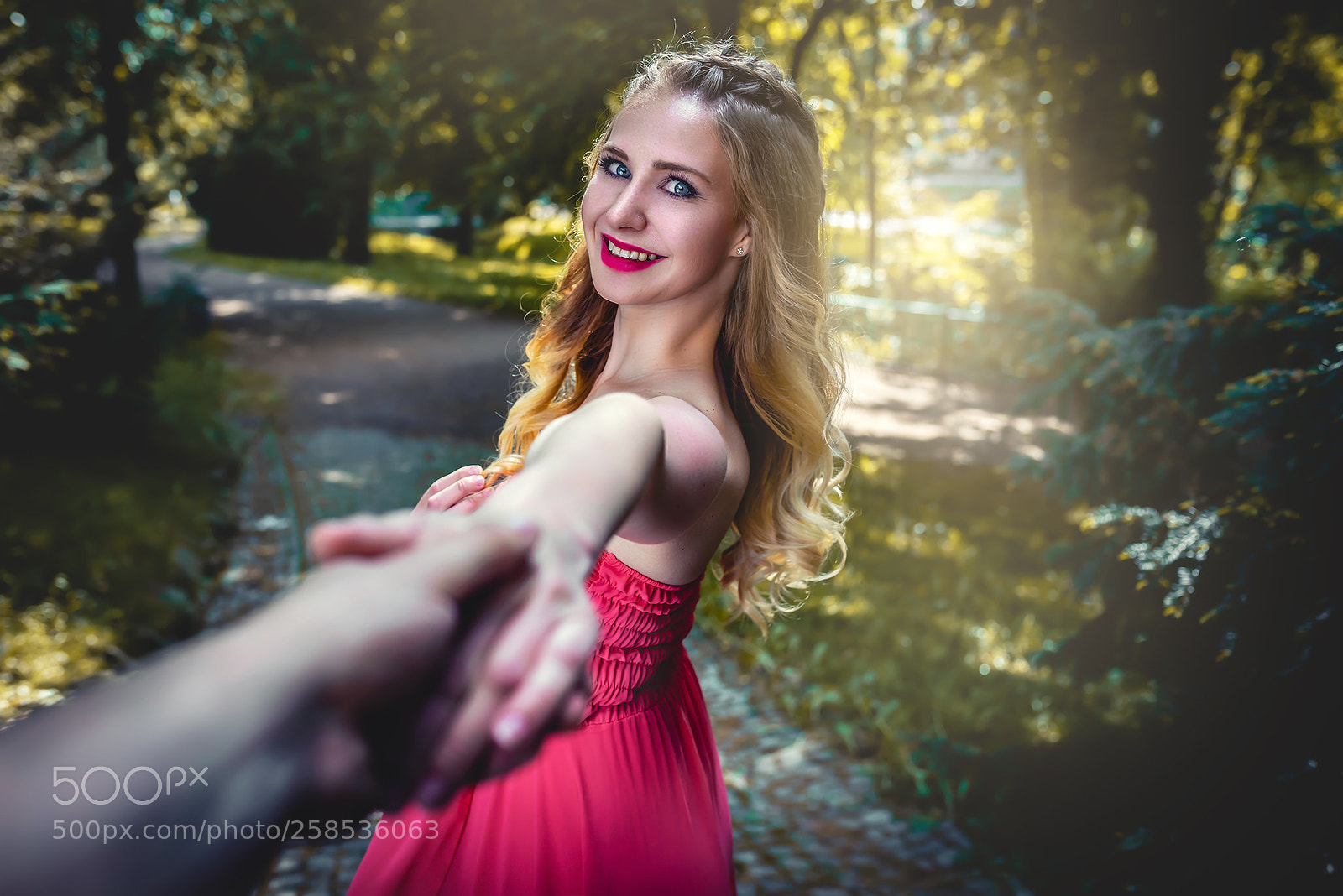 Sony a7R sample photo. Follow me photography