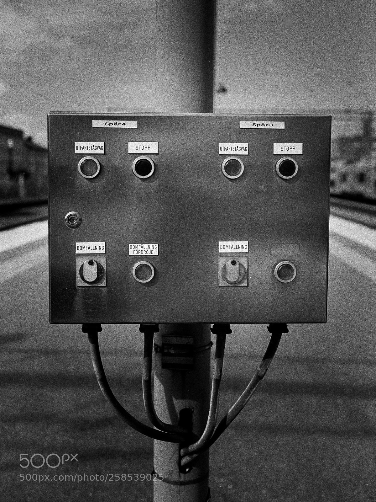 Nikon D700 sample photo. Train station photography