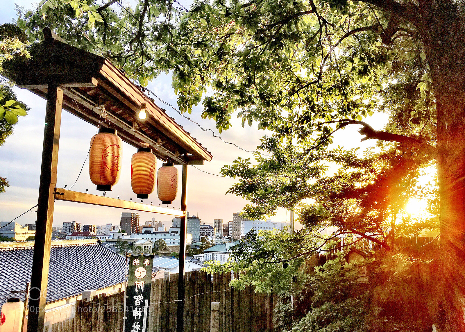 Apple iPhone 6s Plus sample photo. 阿智神社。sunset  photography