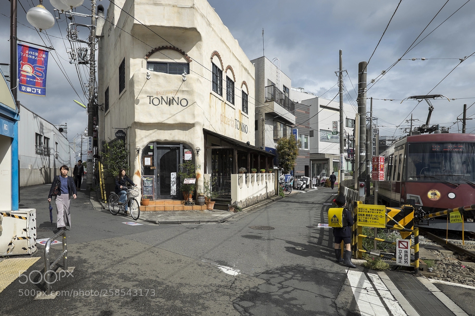 Fujifilm X-T1 sample photo. Tokyo.世田谷区松原　玉電通り photography