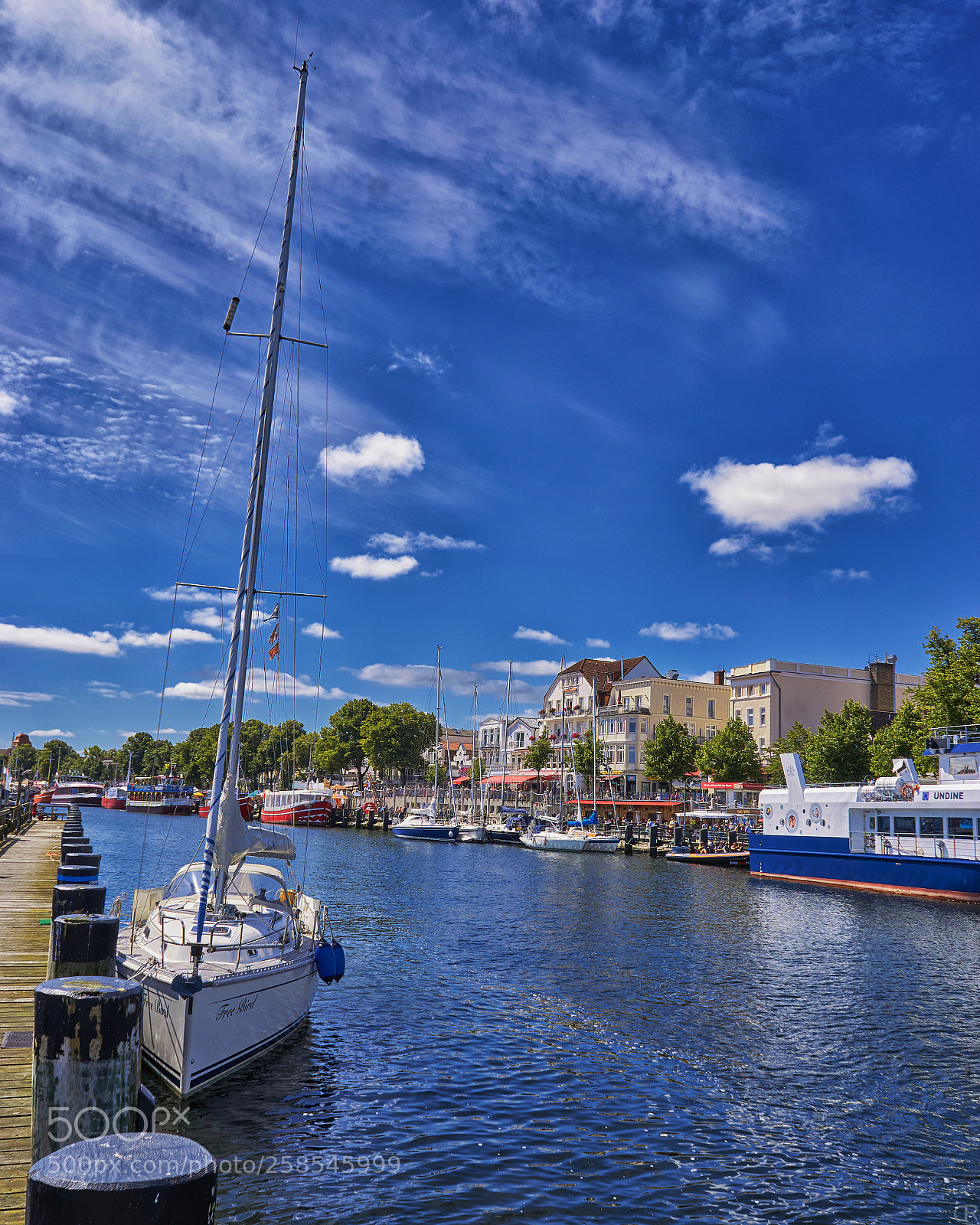 Sony a6000 sample photo. Segelboot am stegpfeiler photography