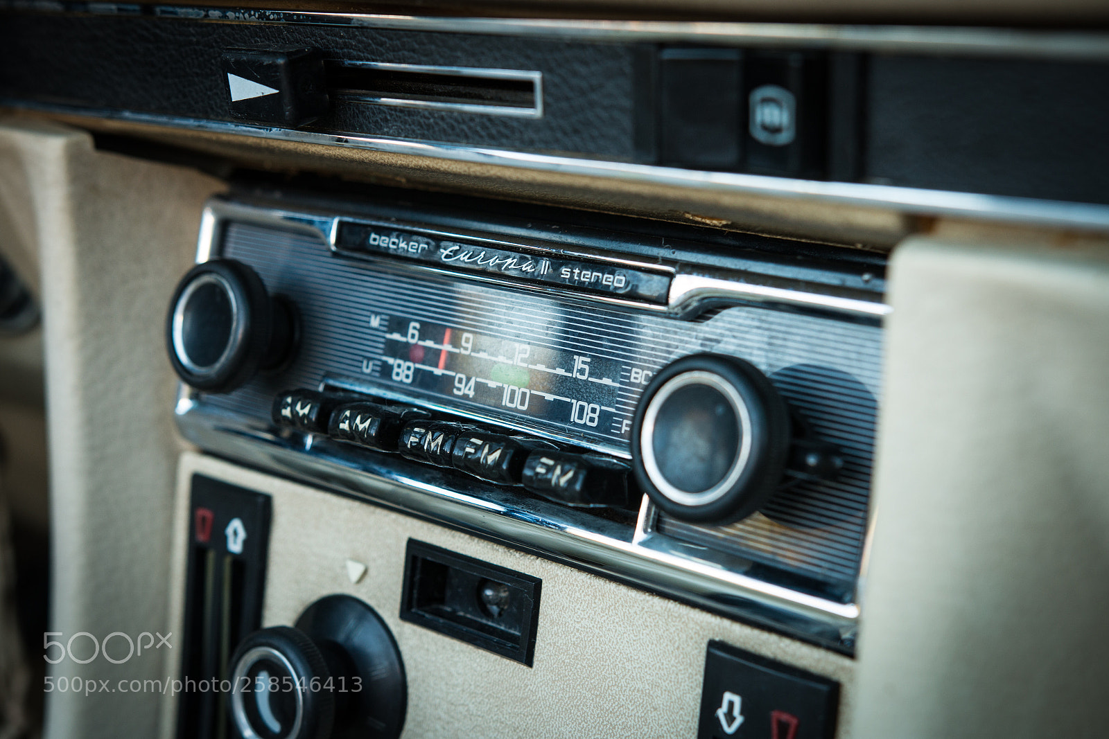 Canon EOS 70D sample photo. Radio photography