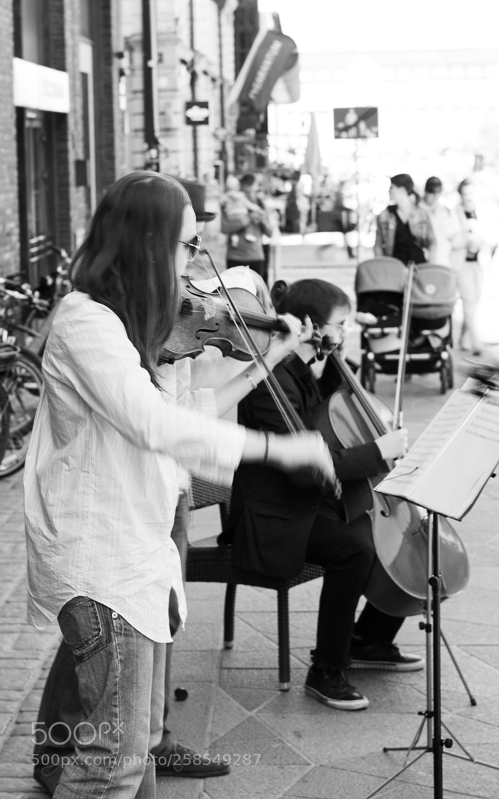 Sony a7 II sample photo. The violinist photography
